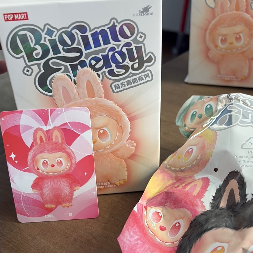 Pop Mart Big Into Energy Labubu Love!